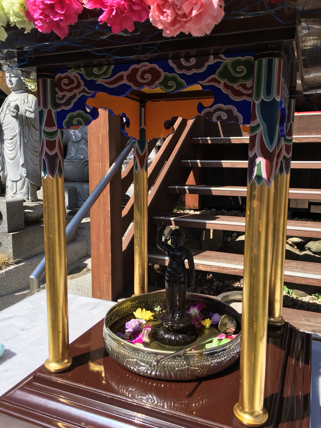 花祭り供養〈東京都豊島区・すがも平和霊苑〉