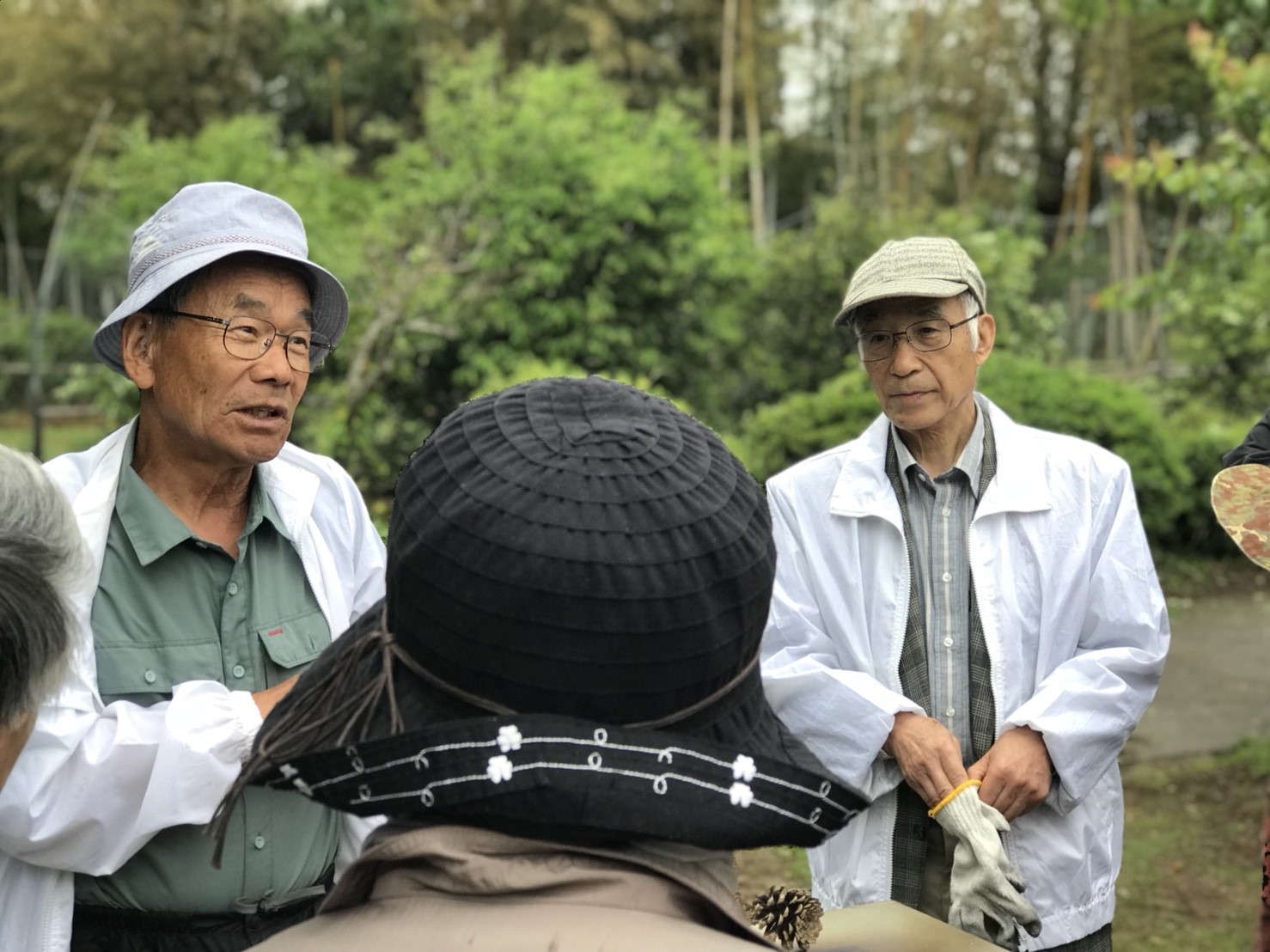 しいたけのコマ打ちと香りの教室（もやいの会5月例会）〈千葉県・吉四六村〉