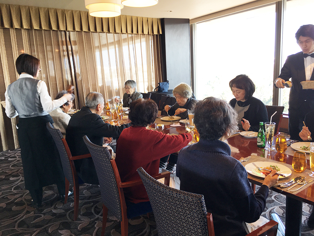 新年会〈コンテンポラリー・ダイニング　クラウン〉