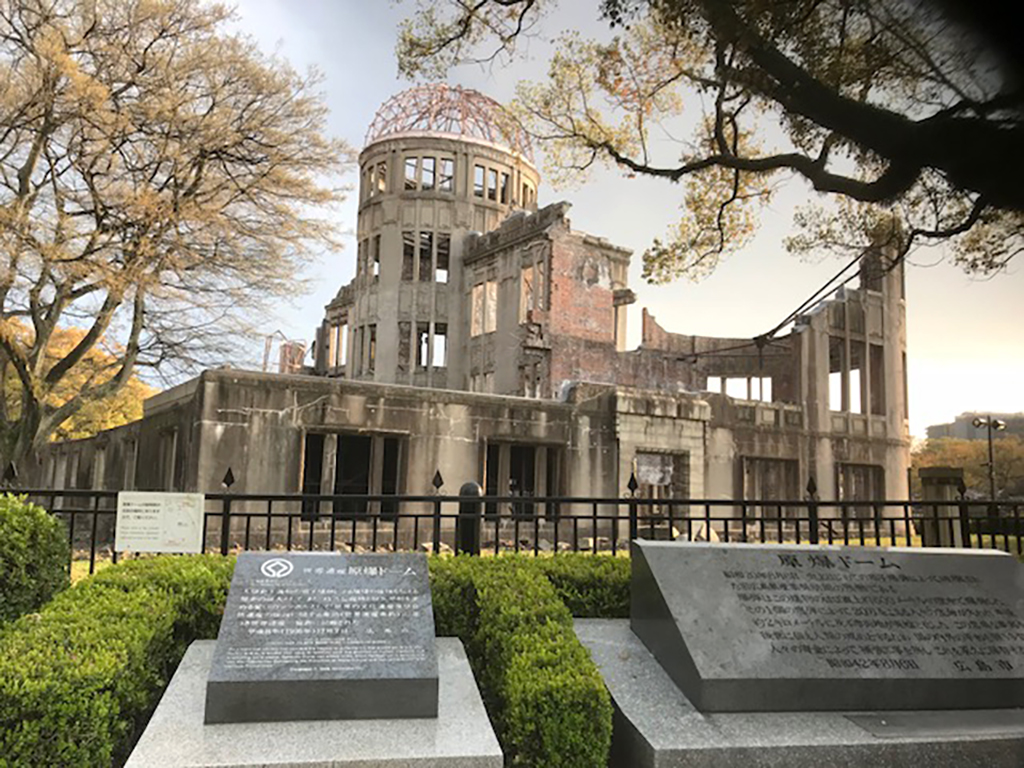 お花見〈広島平和記念公園〉