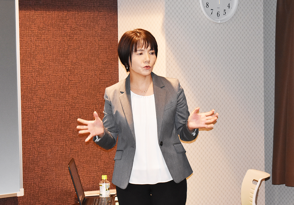 りすシステム代表・杉山 講演〈ダイヤモンドライフ森の里ヒルズ〉