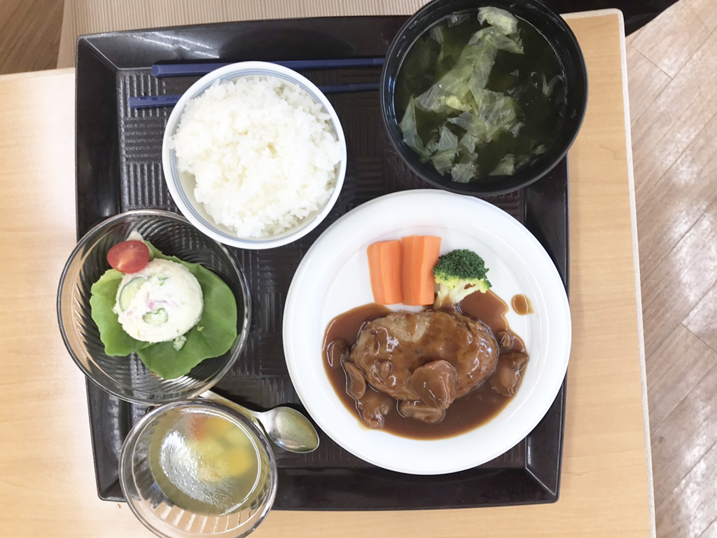 施設見学会〈ケアハウス ロイヤルの園〉